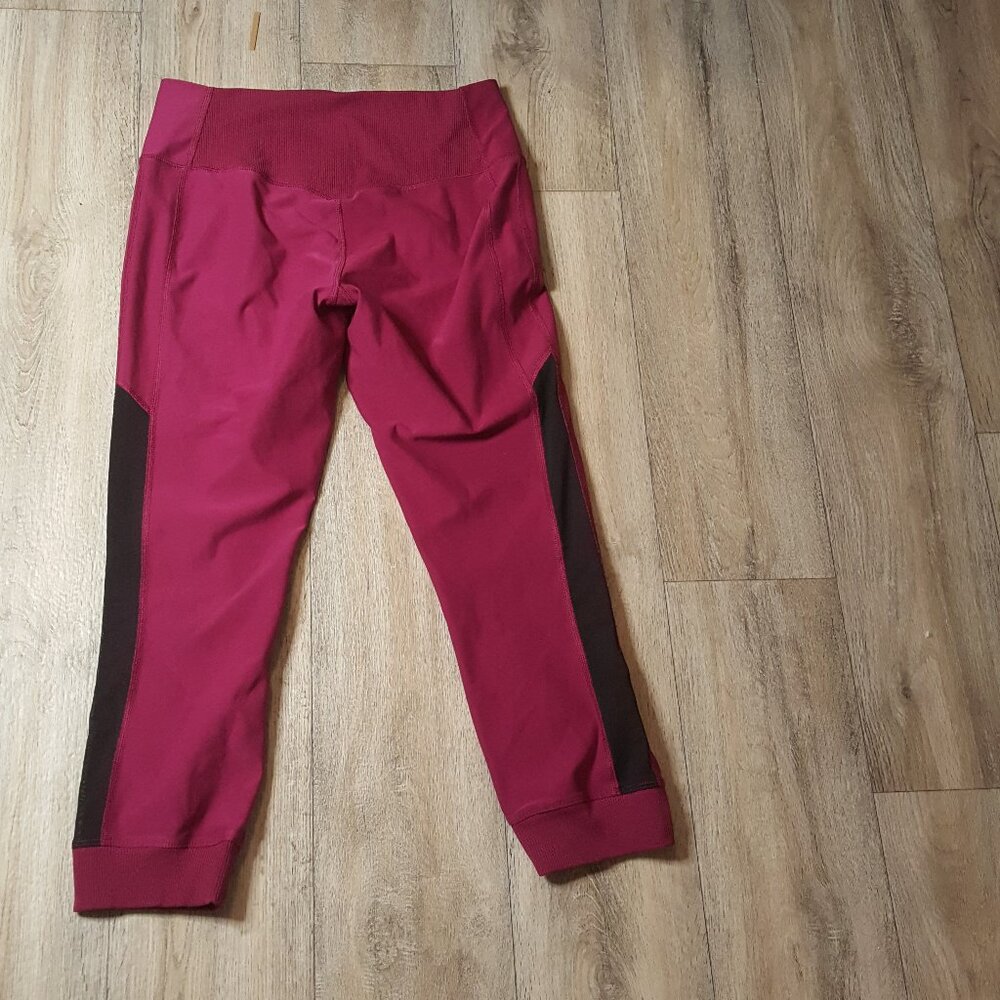 Dark Pink Athletic Crop Leggings